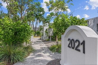 Building Photo - 2021 Plunkett St