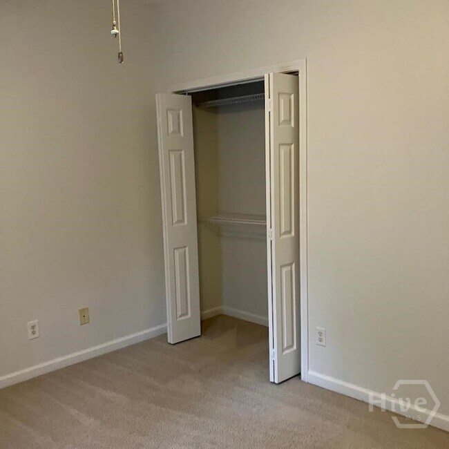 Foto del edificio - 186 Sterling Woods Dr