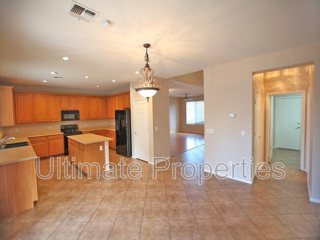 Building Photo - 16816 N 40th Dr