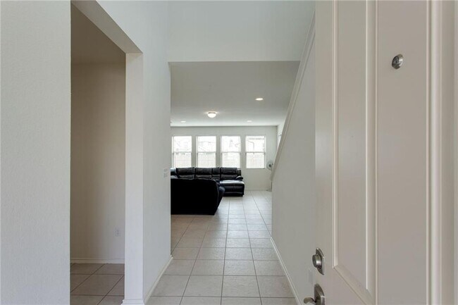 Foto del edificio - 9109 Garnet Dr