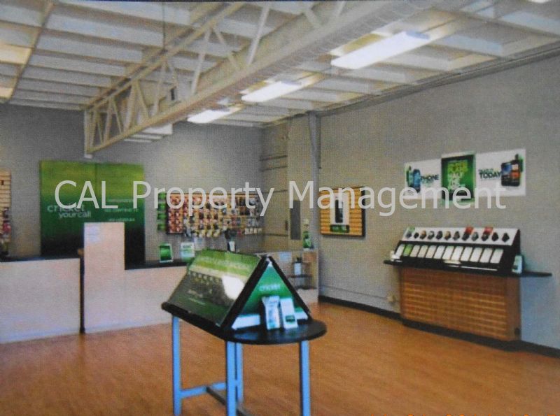 Building Photo - COMMERCIAL SPACE  in Los Banos Available Now!