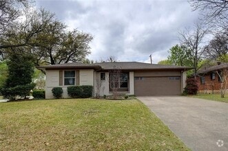 Building Photo - 1201 Lorrie Dr