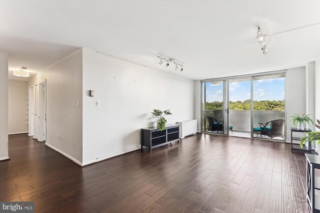 Foto del edificio - 2939 Van Ness St NW