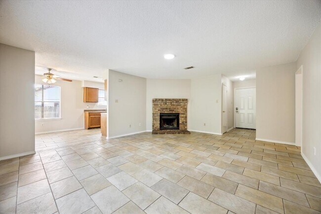 Foto del edificio - 4807 Brook Crest Rd