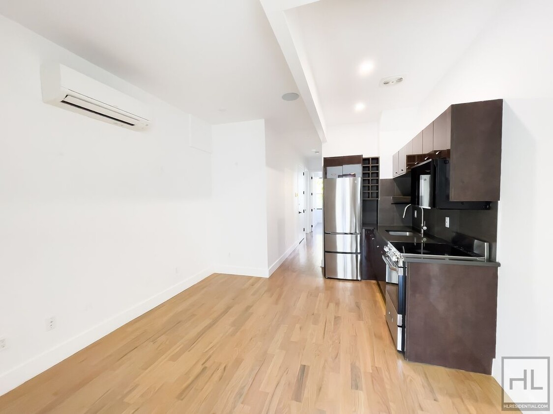 Foto principal - GRAHAM AVENUE / Williamsburg / Spacious 3-...