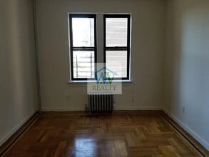 Building Photo - 55 W 174th St
