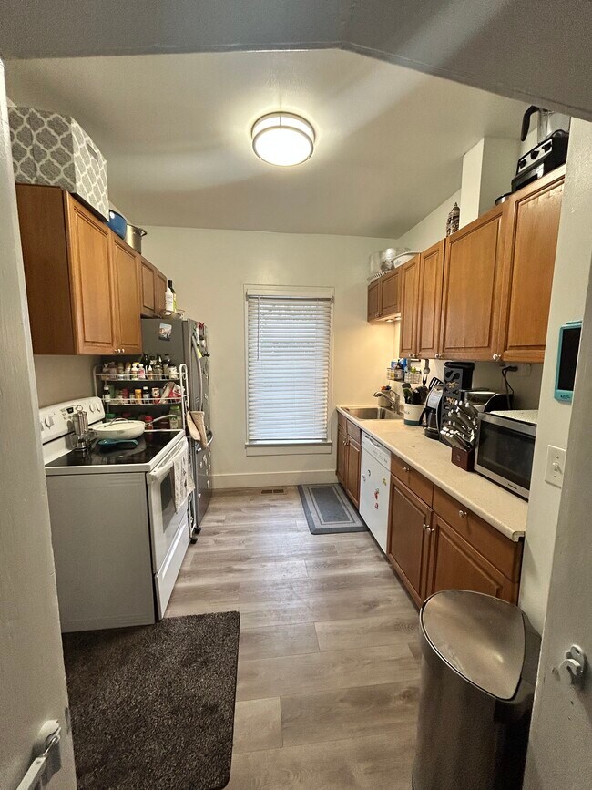 Kitchen - 1070 N 1st St