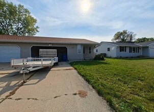 Building Photo - 2239 Crary St