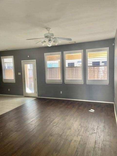 Foto del edificio - 16619 Newglen Ln
