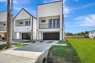 Building Photo - 3628 Amos St