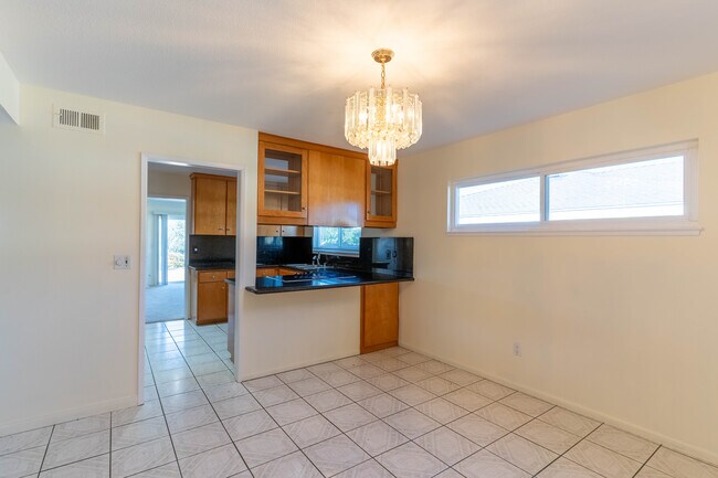 Building Photo - 6546 Wellesly Pl