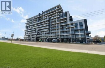 Building Photo - 461 Green Rd