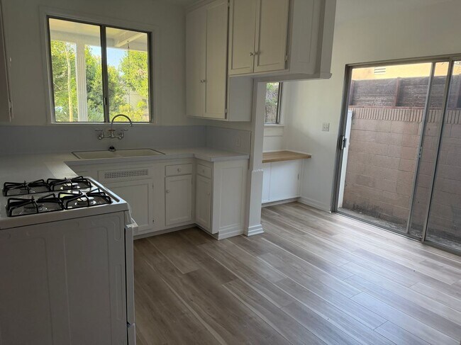 Foto del edificio - 5613 E Hanbury St