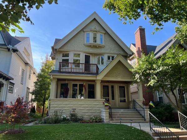 Primary Photo - 2747 N Stowell Ave