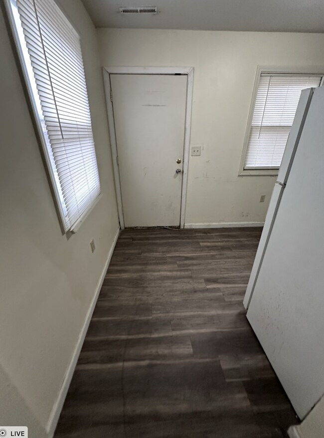 Foto del edificio - Modern 2 Bedroom Apartment in Prime Columb...