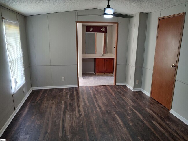 Foto del edificio - 8597 Greenpond Rd