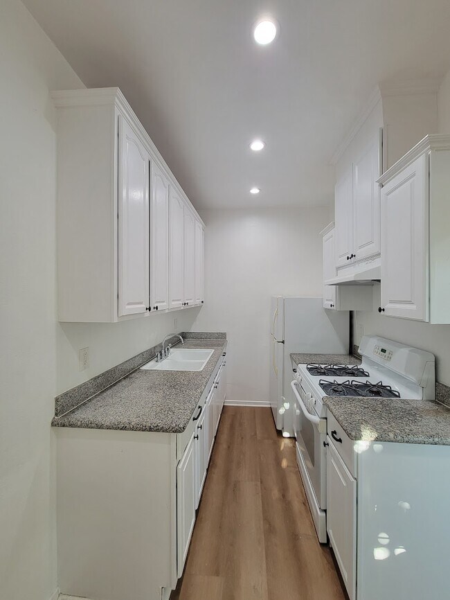 Foto del edificio - Sunfield Properties