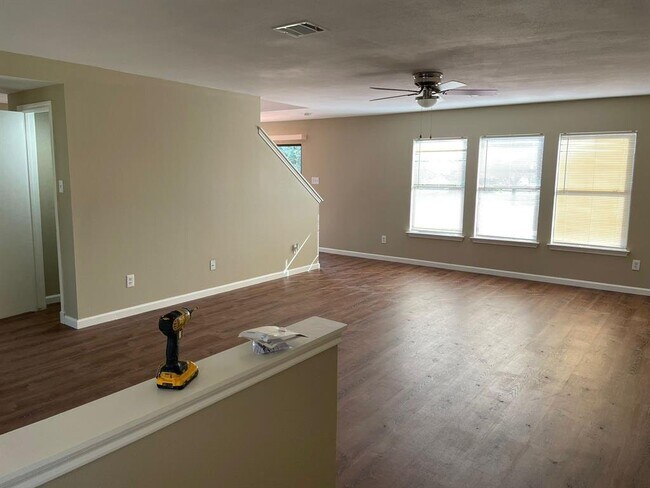 Building Photo - 3037 Hill St