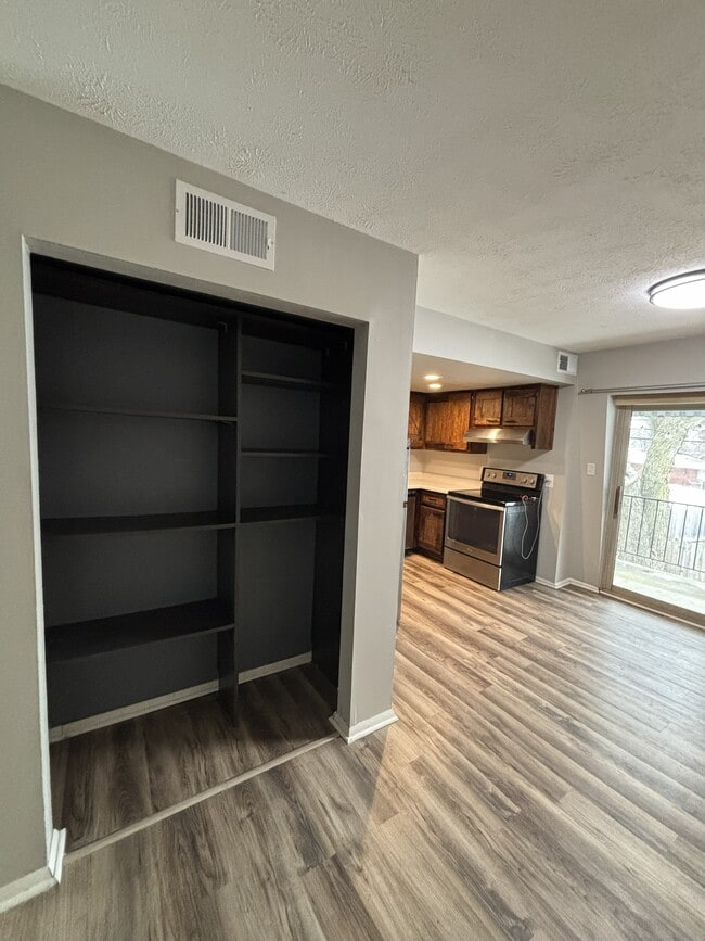 Building Photo - 307 Elmead Ct