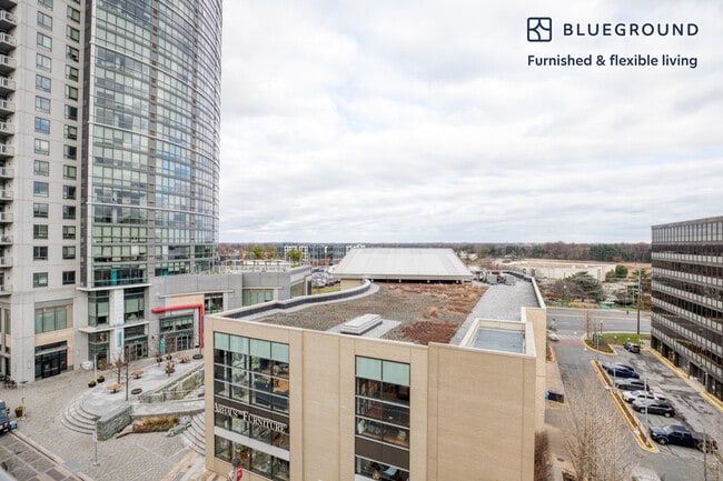 Building Photo - 11351 Woodglen Dr