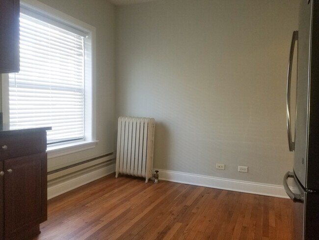 Foto del edificio - 746 W Addison St