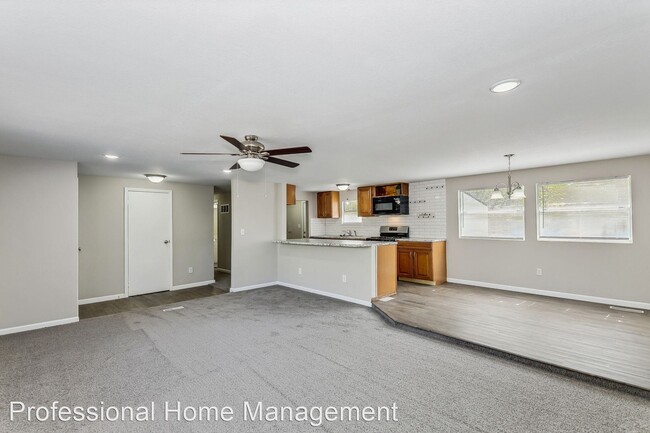 Building Photo - 3 br, 2 bath House - 6300 N Randall