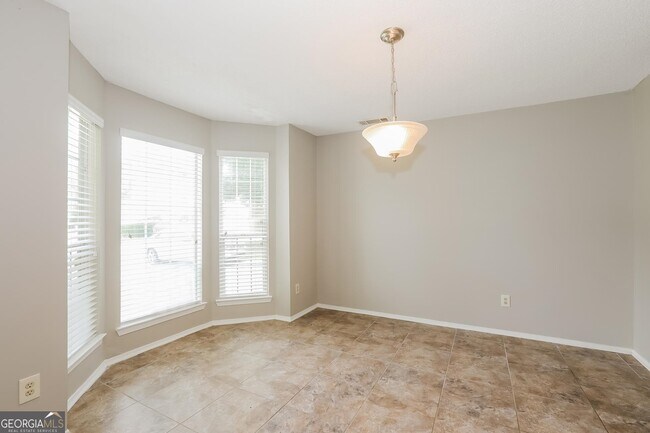 Building Photo - 6155 Kenton Oaks Ct