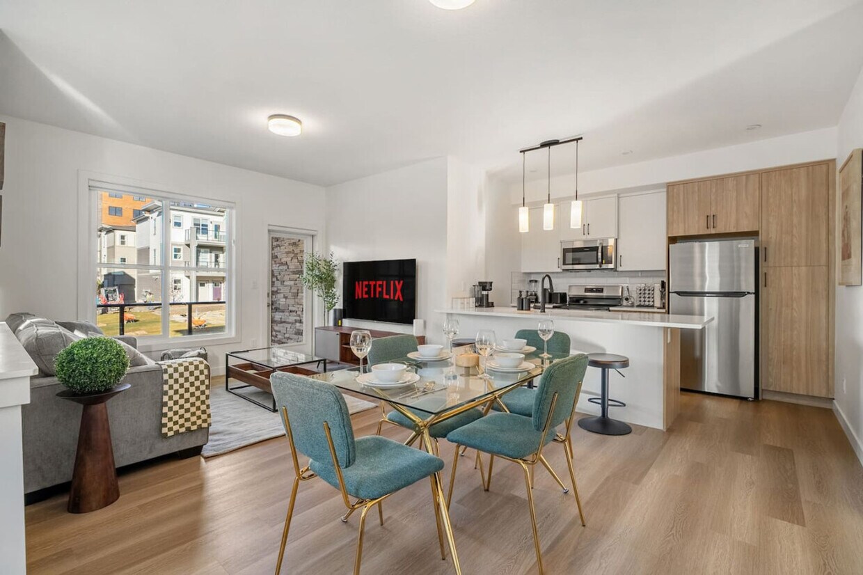 Photo principale - 2117-2181 81 St S W