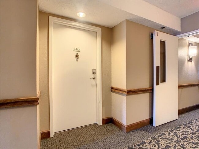 Building Photo - 2333 Feather Sound Dr