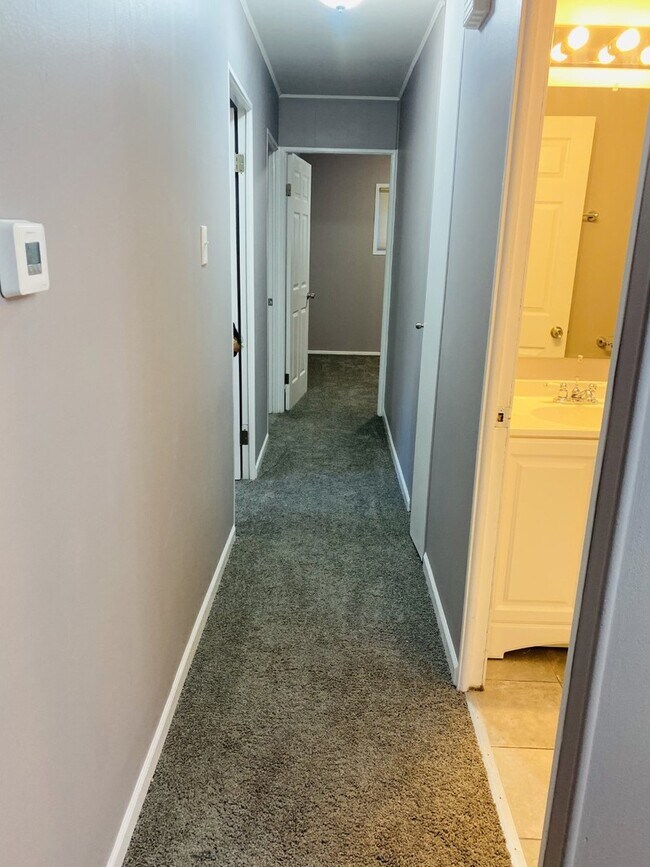 Foto del edificio - 15250 Ridgeway Ave
