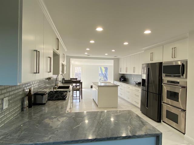 Foto del edificio - 7122 Manor Oaks Dr