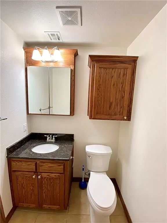 Building Photo - 520 Greenbriar Ct
