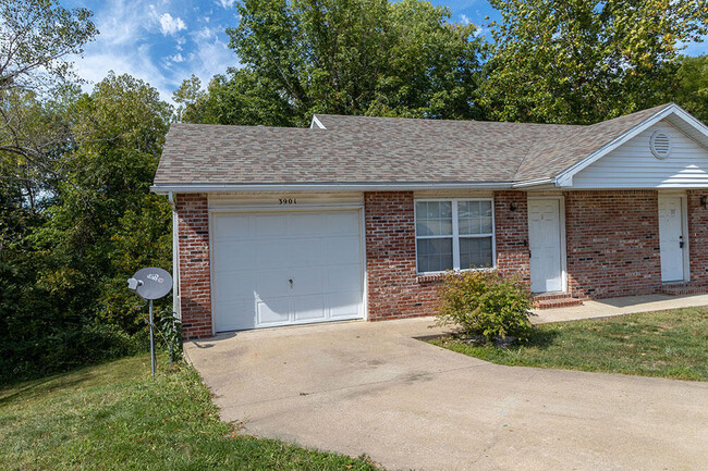 Building Photo - 3901 Olympic Ct