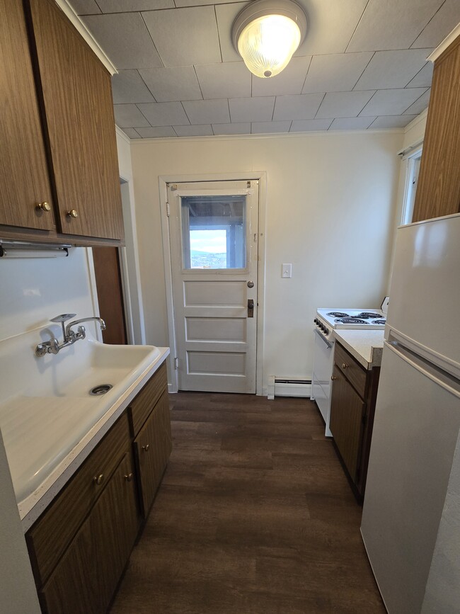 Building Photo - 625 Palm St