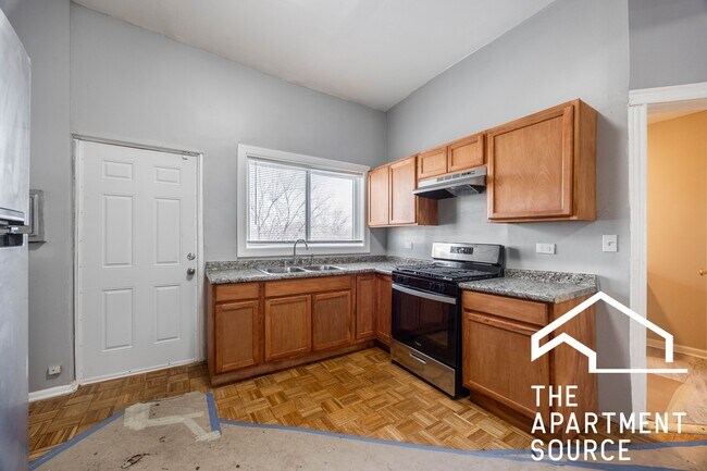 Foto del edificio - 1877 N Milwaukee Ave