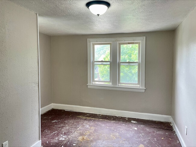 Building Photo - 687 Storer Ave