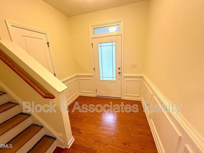 Building Photo - 5376 Jessip St