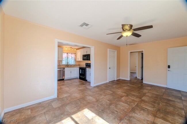 Building Photo - 100 N Ocotillo St