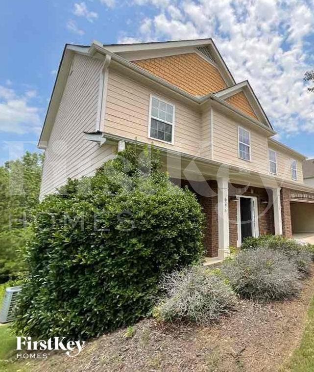 Primary Photo - 6275 Cove Creek Drive