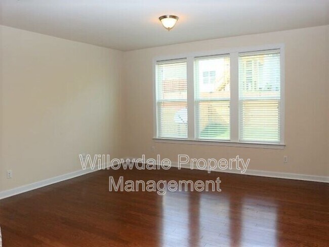 Foto del edificio - 229 Mystwood hollow circle