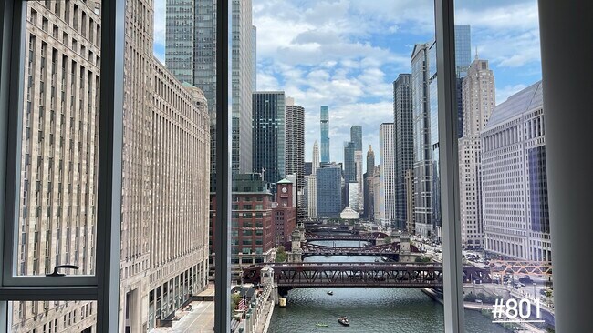 Foto del edificio - 313 W Wolf Point Plaza