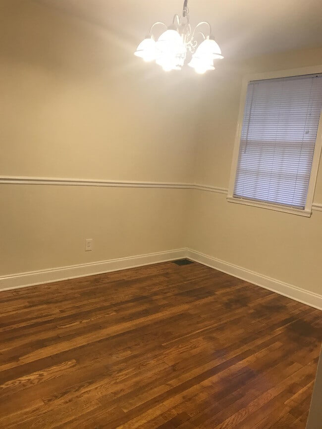 Building Photo - 2200 Thurmond Pl