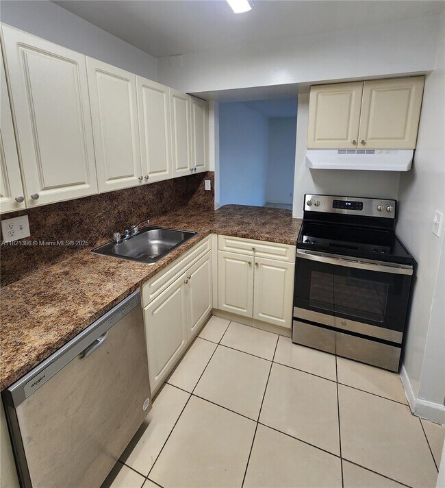 Foto del edificio - 11110 SW 196th St