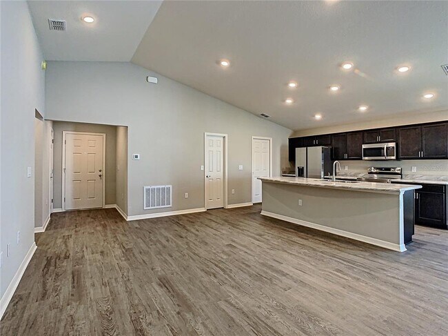 Foto del edificio - 4466 Hummingbird Ln