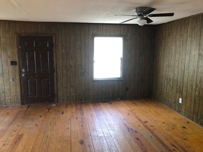 Foto del edificio - Newly remodeled home is located in Lancaster, SC 29720.