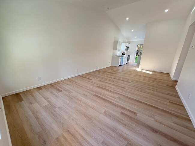 Photo - Hillside Dr House