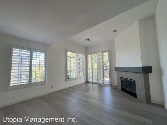 Foto del edificio - 2 br, 2 bath House - 580 Camino De La Rein...