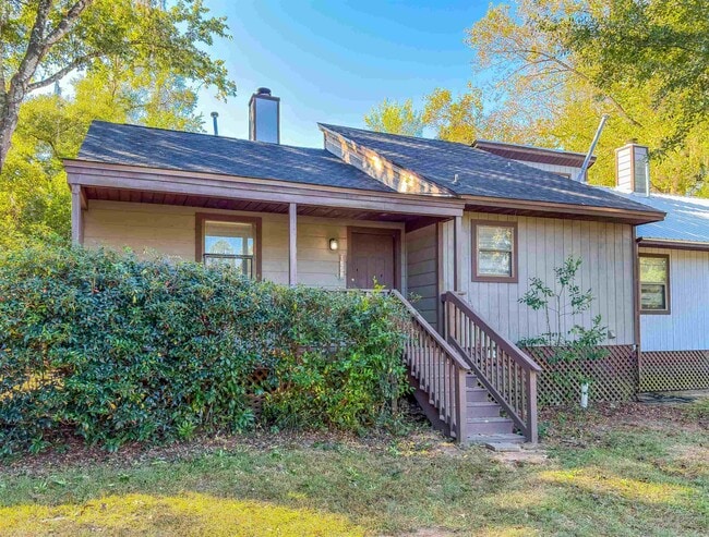 Building Photo - 1556 Twin Lakes Cir