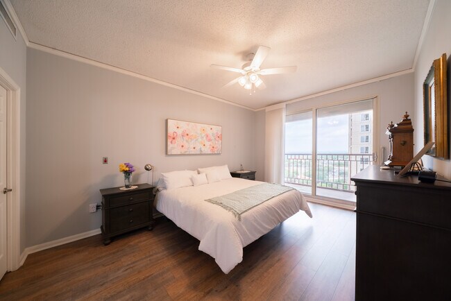 Foto del edificio - 1 Towers Park Ln