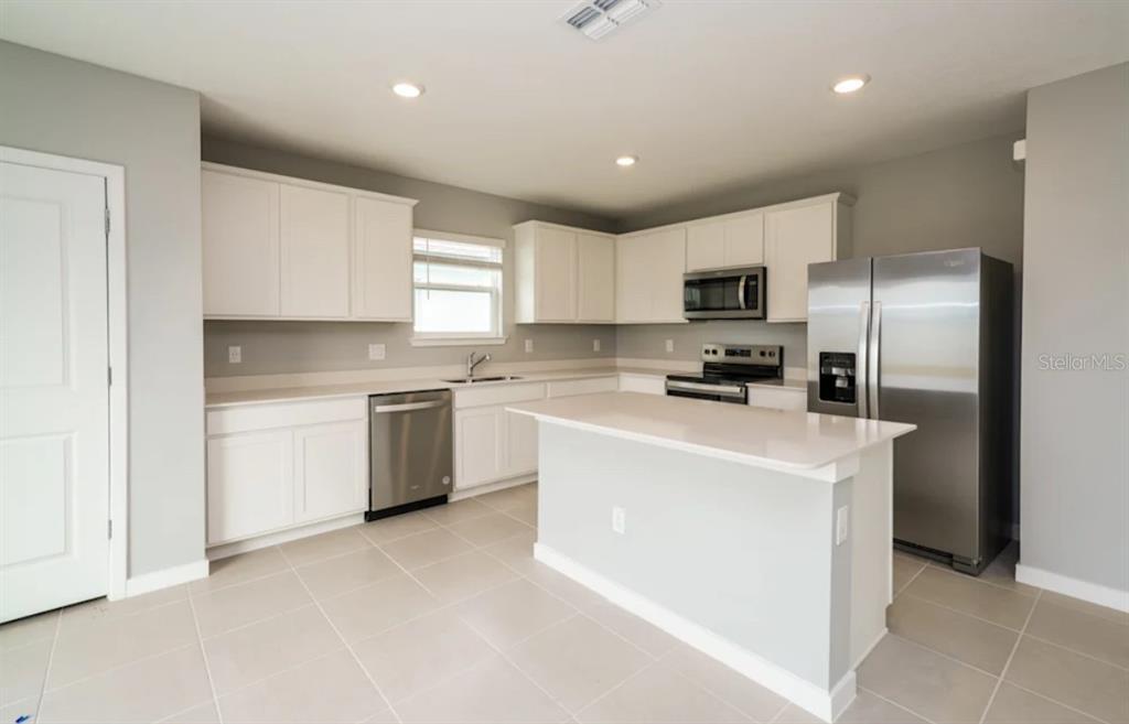 Building Photo - 3650 Hornbeam Rd